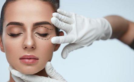 最佳去眼袋眼霜推荐：有效成分与使用心得